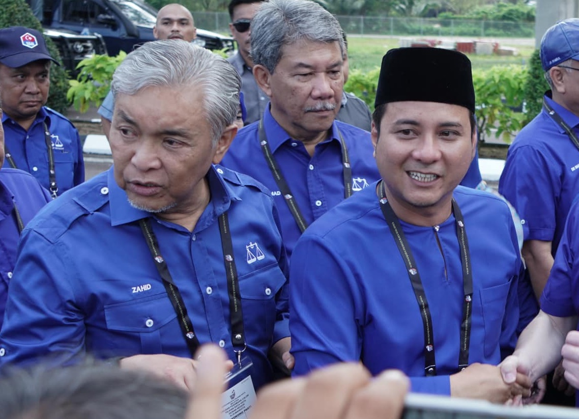 ■阿末扎希(左起)已查过,赛福星没任何犯罪记录。