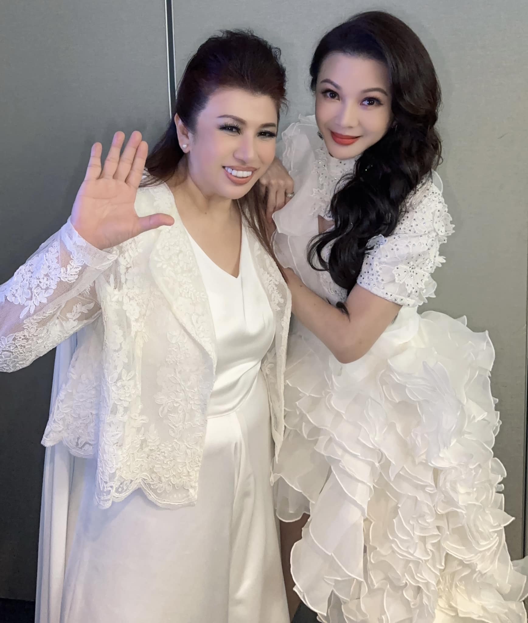 ■刘心玲（右） 是歌台一姐刘玲玲的妹妹。