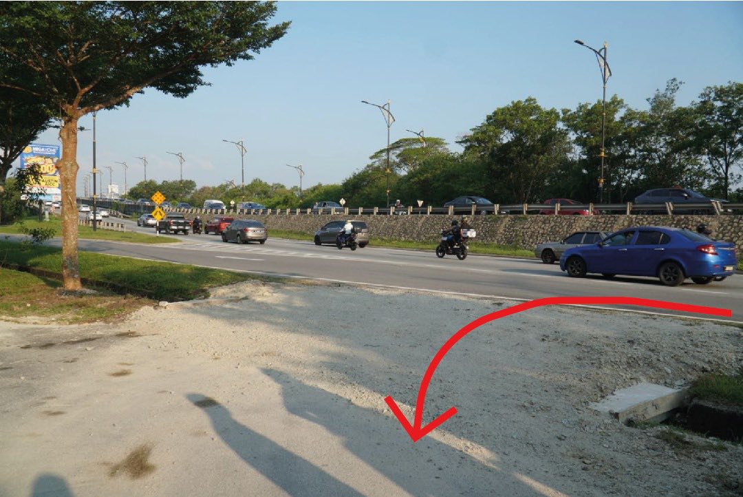 靠近U转至Bayu Puteri花园处，开启新进口。