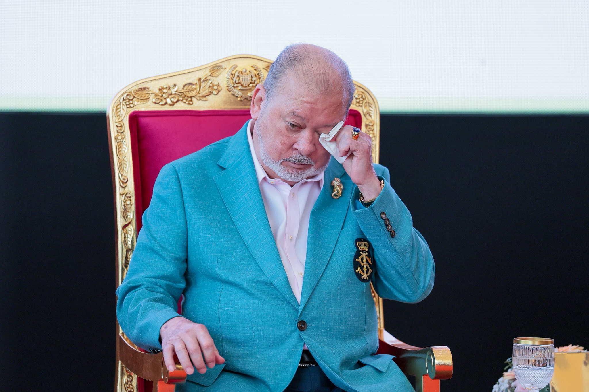 ■国家元首忆起爱儿生前点滴，潸然泪下。（图:林添顺）