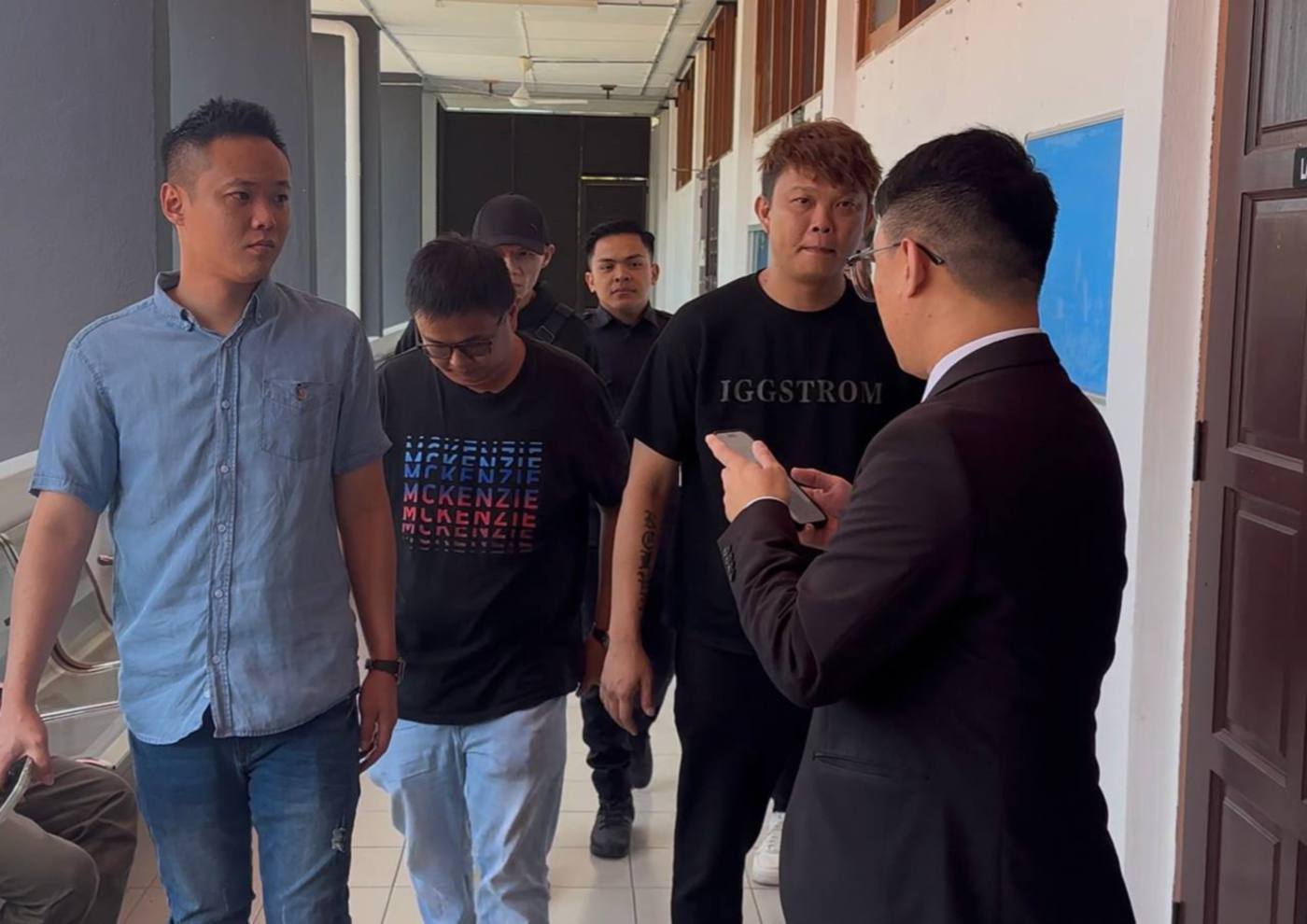 ■4名男子打架被判罚款750令吉。（图： NSTP/ALIAS ABD RANI）