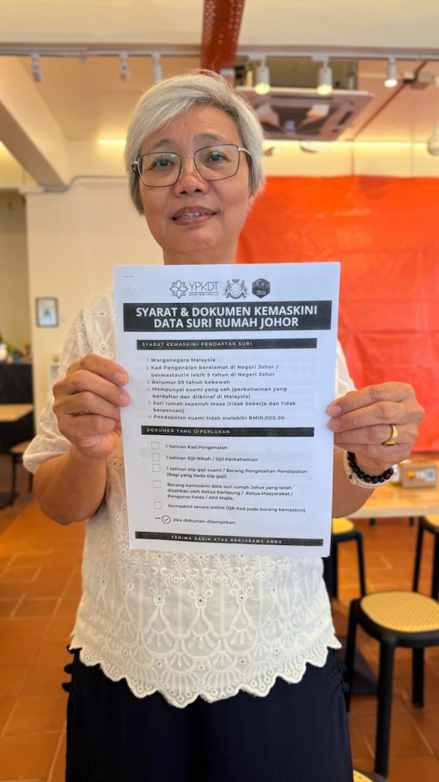 ■颜碧贞提醒须提呈表格和文件，但稍后柔佛行政议员澄清暂，只须完成线上登记即可。（图：东方日报）